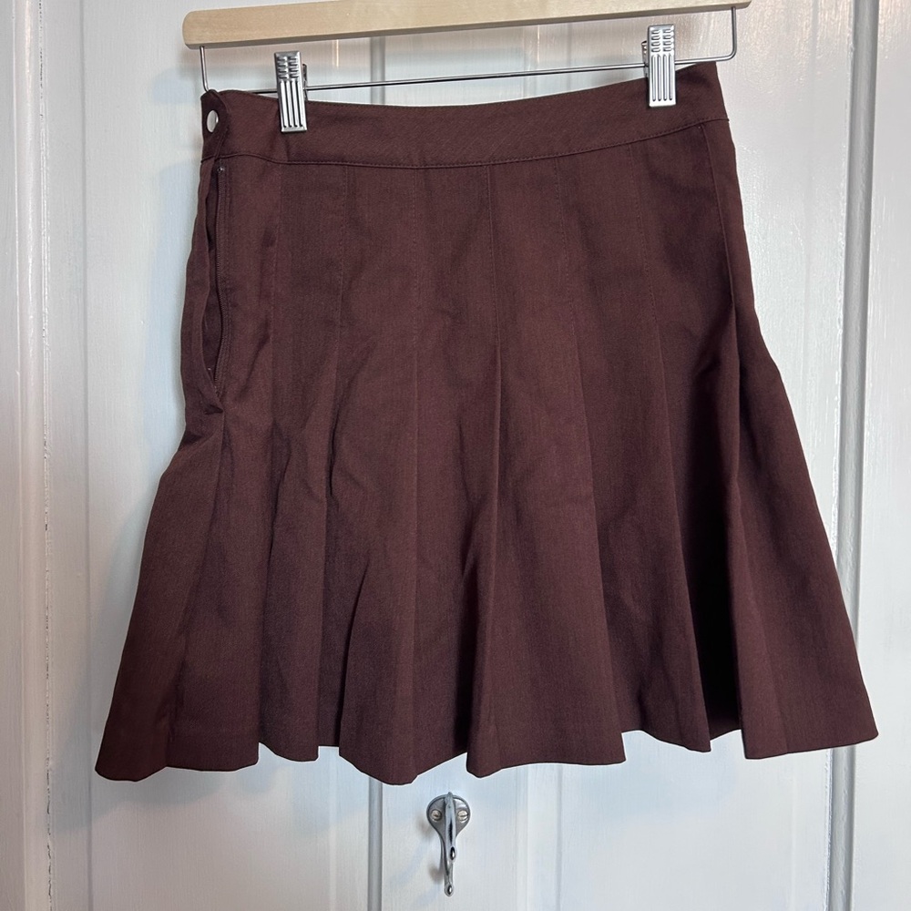 pleated brown mini skirt